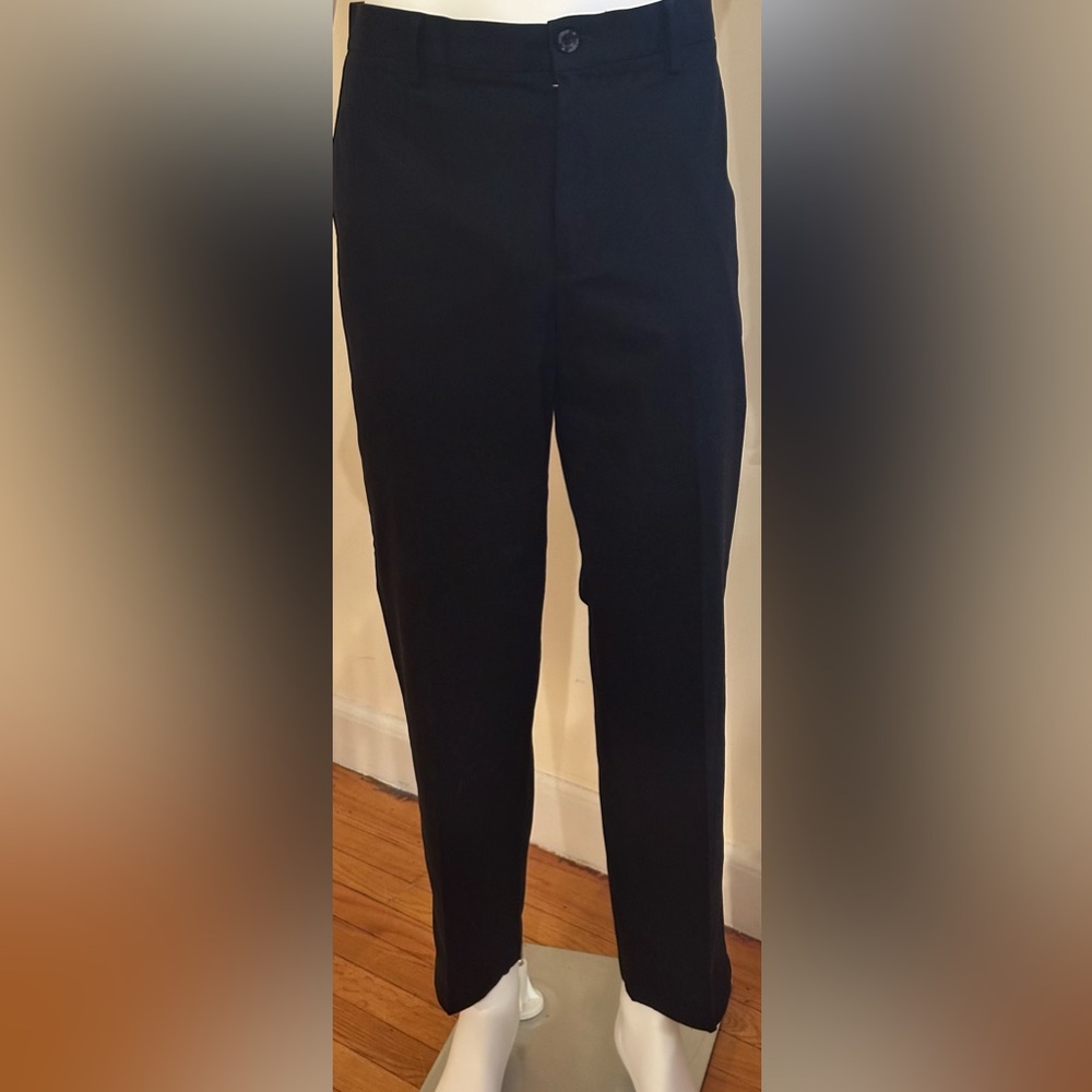 Dockers Straight Fit. Black Straight Front With Deep Pockets  Sz 34..